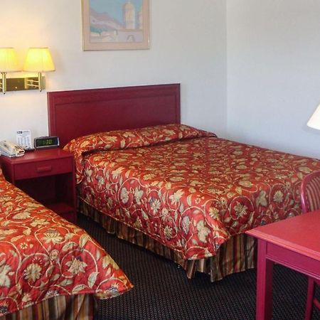 Golden Wheat Budget Host Inn Junction City Eksteriør billede