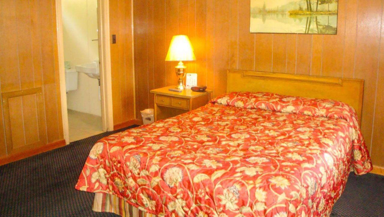 Golden Wheat Budget Host Inn Junction City Eksteriør billede