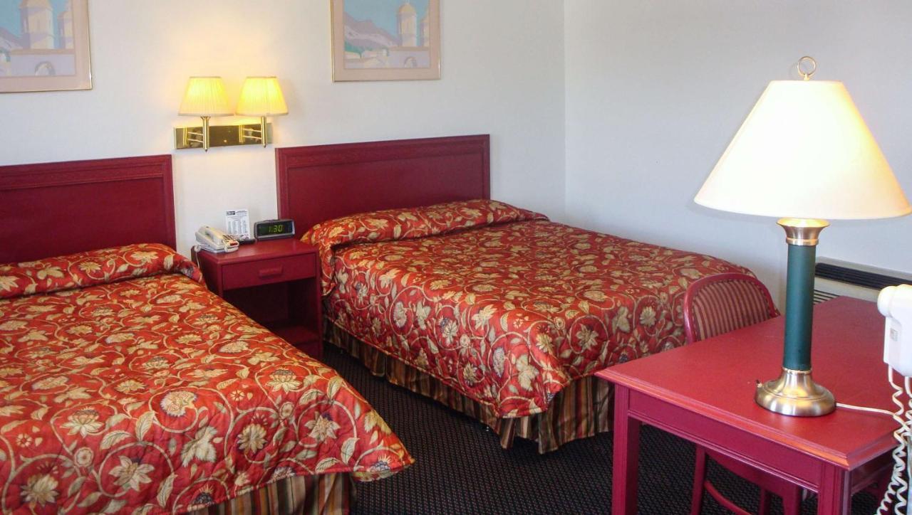 Golden Wheat Budget Host Inn Junction City Eksteriør billede